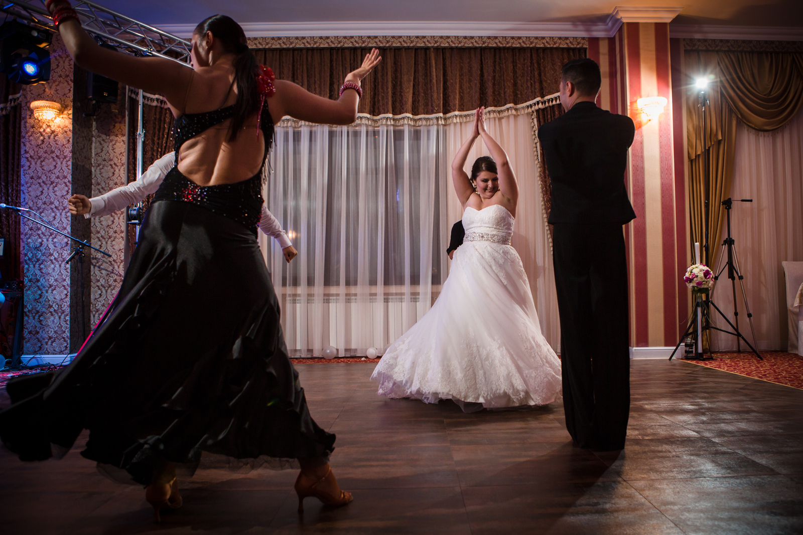 Sedinta foto muzeul satului048